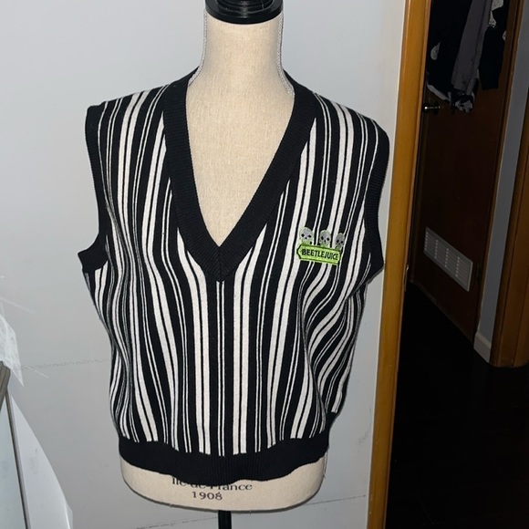 Beetlejuice x Unique Vintage Black & White Stripe Crop Sweater Vest -2X/3X - Picture 1 of 8